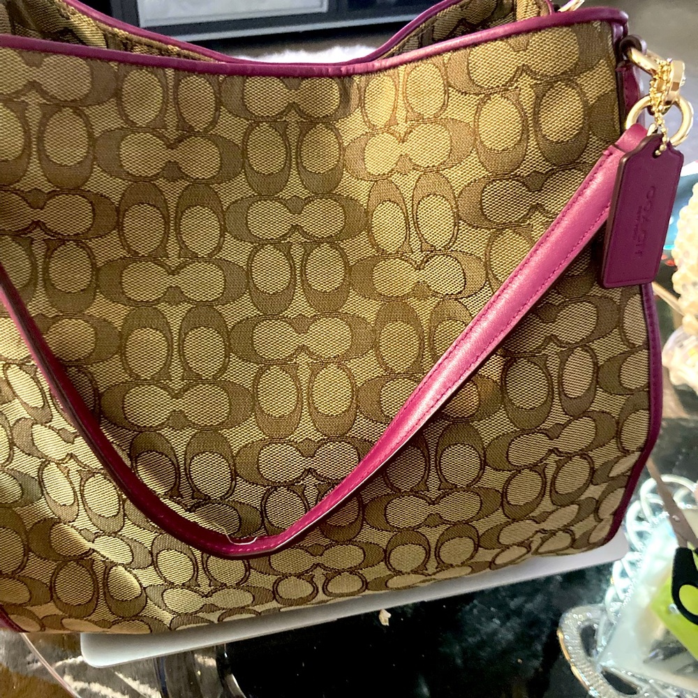 Beautiful coach bag tan and burgundy